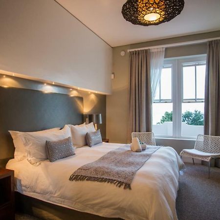 94 On Rodger Hotel Mosselbaai Buitenkant foto
