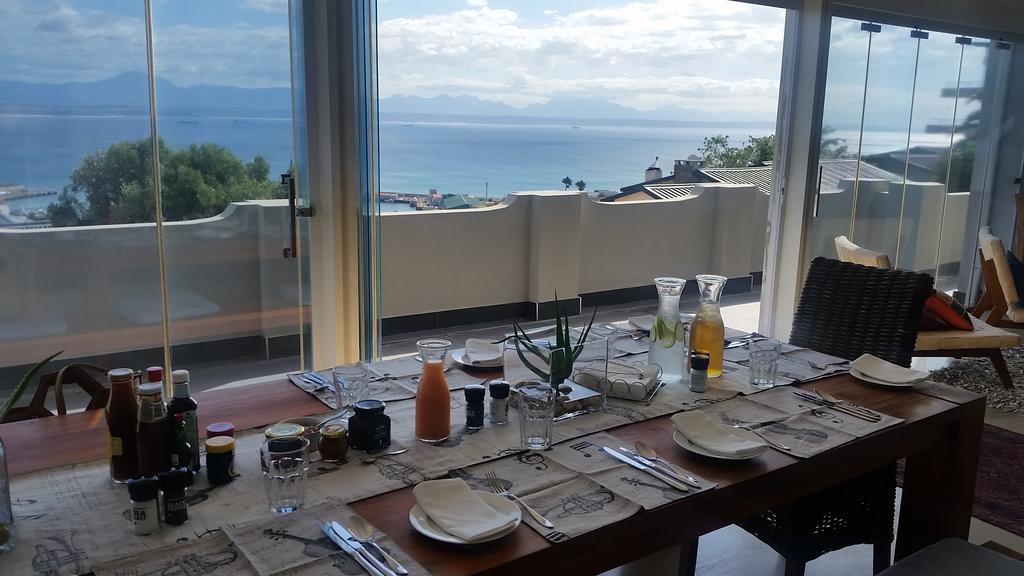 94 On Rodger Hotel Mosselbaai Buitenkant foto