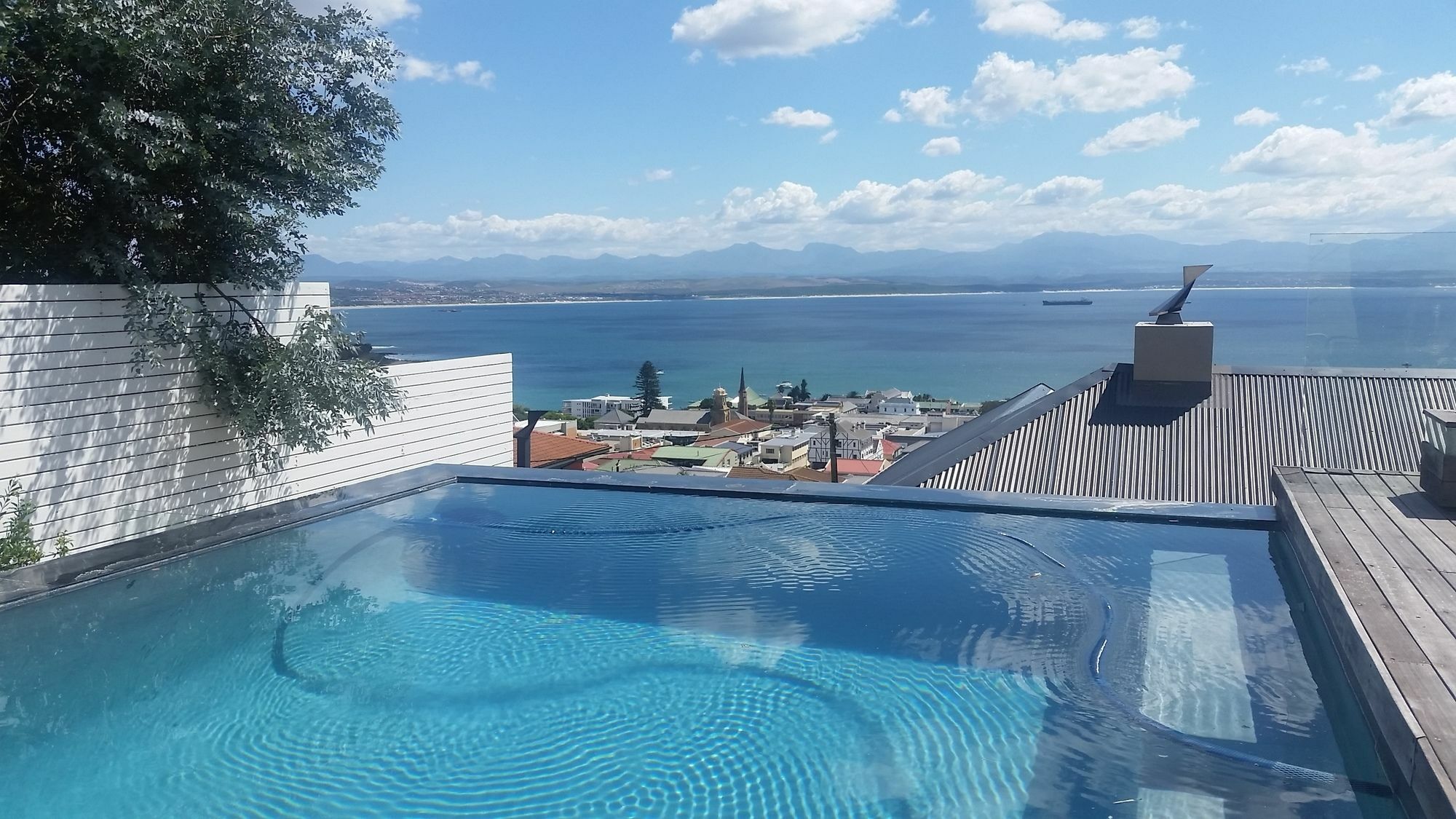 94 On Rodger Hotel Mosselbaai Buitenkant foto