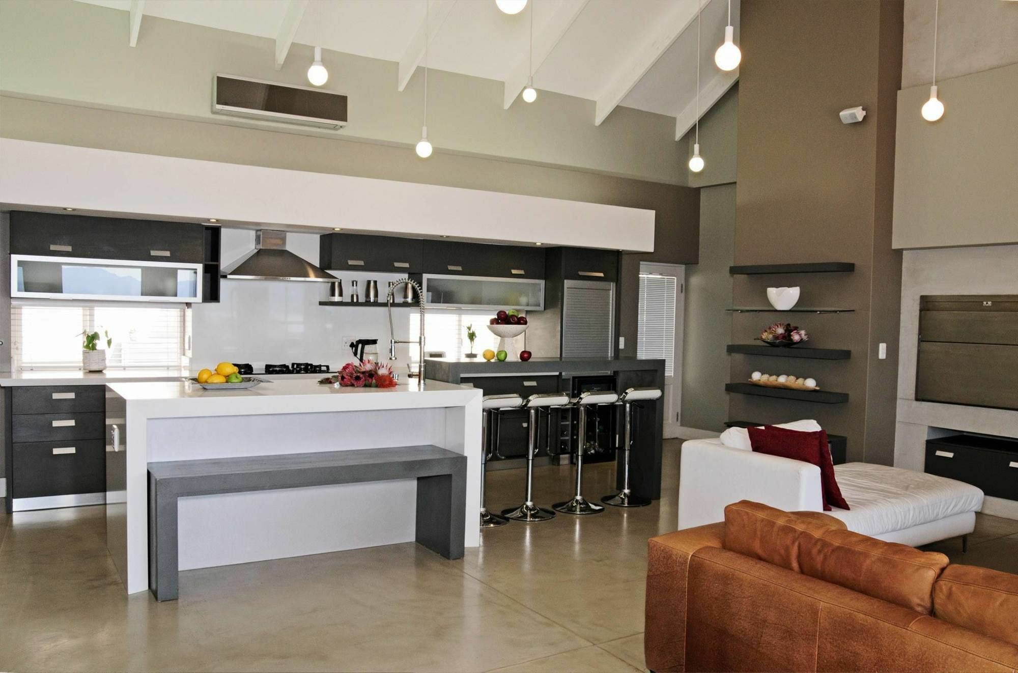 94 On Rodger Hotel Mosselbaai Buitenkant foto