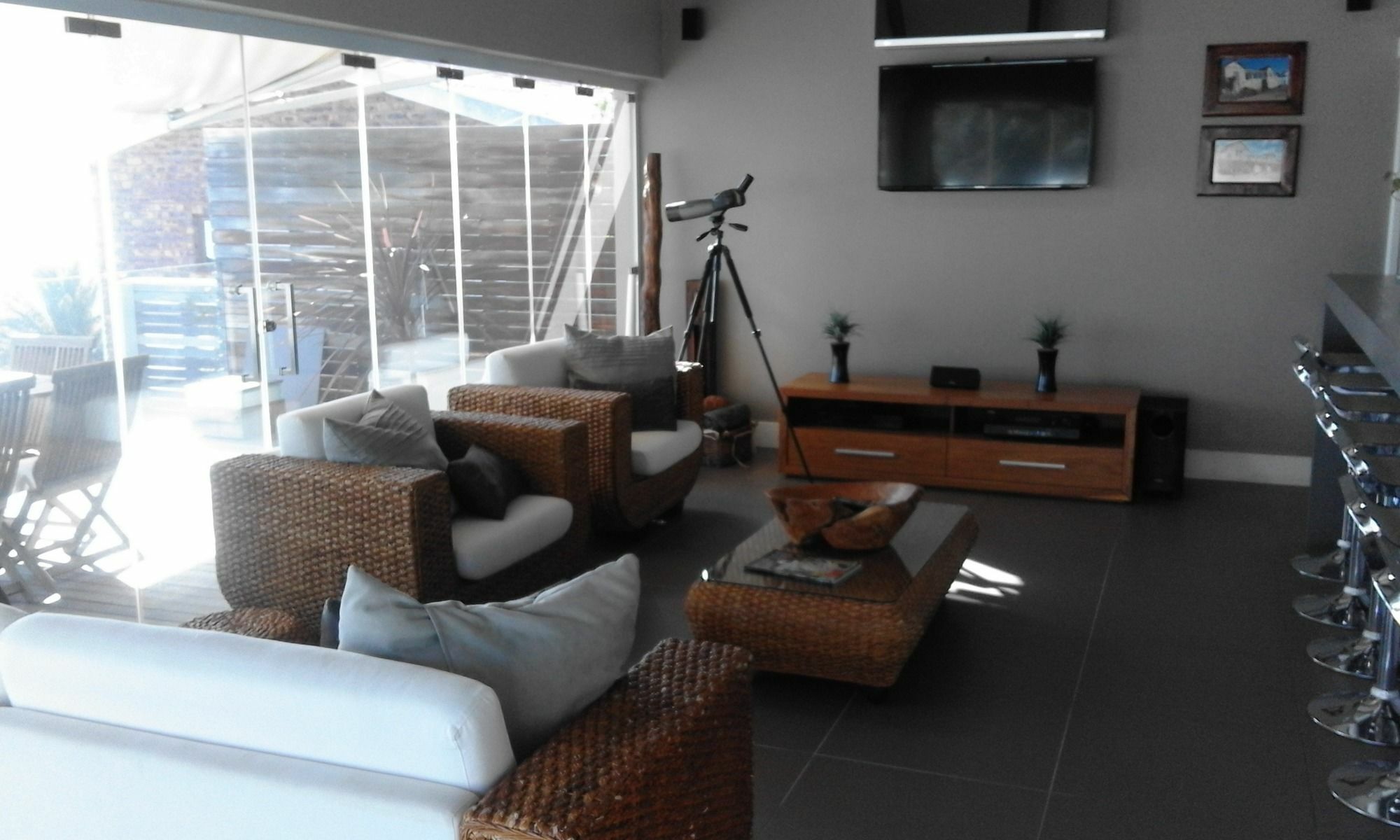 94 On Rodger Hotel Mosselbaai Buitenkant foto