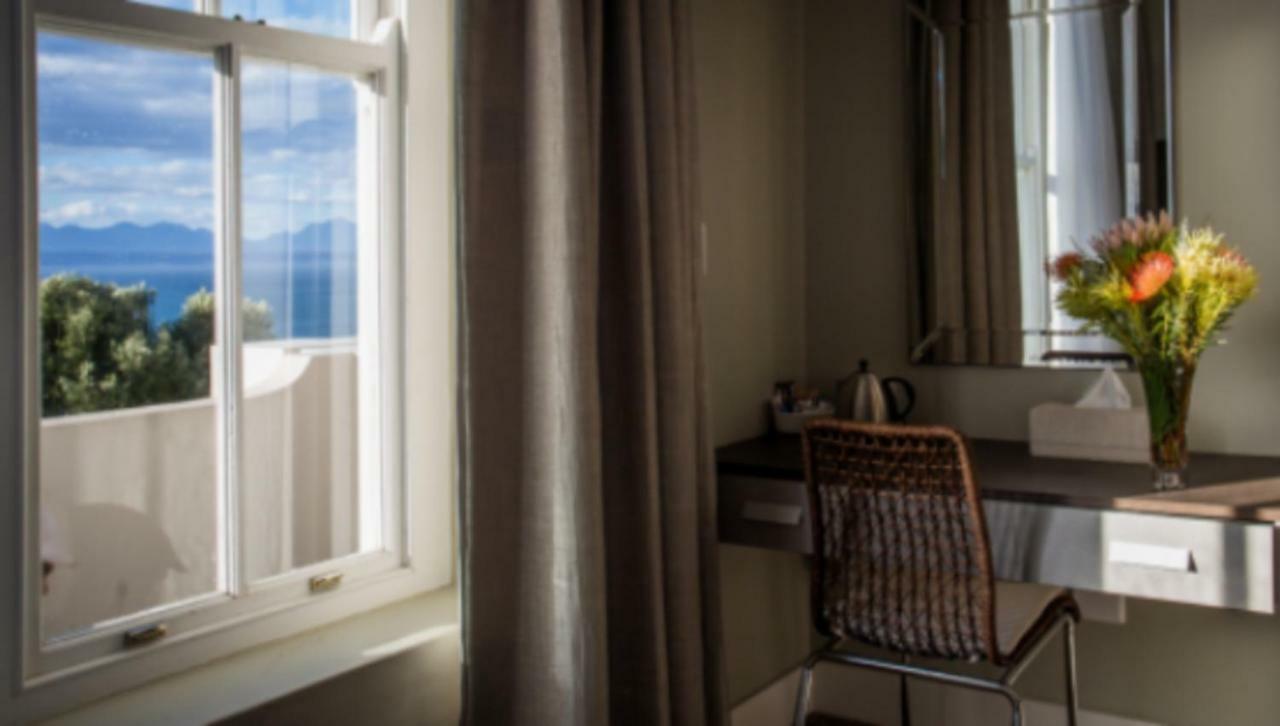 94 On Rodger Hotel Mosselbaai Buitenkant foto
